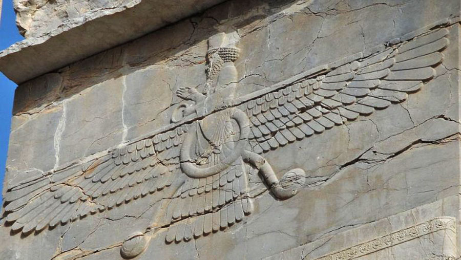 Крылатый центр. Крылатый диск древнего Египта. Крылатый диск солнца. Крылатый Солнечный диск Египет. Крылатый Солнечный диск барельеф.